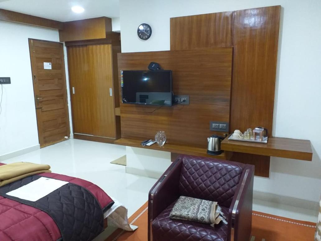 Grand Meridian Vinnamangalam Exterior foto