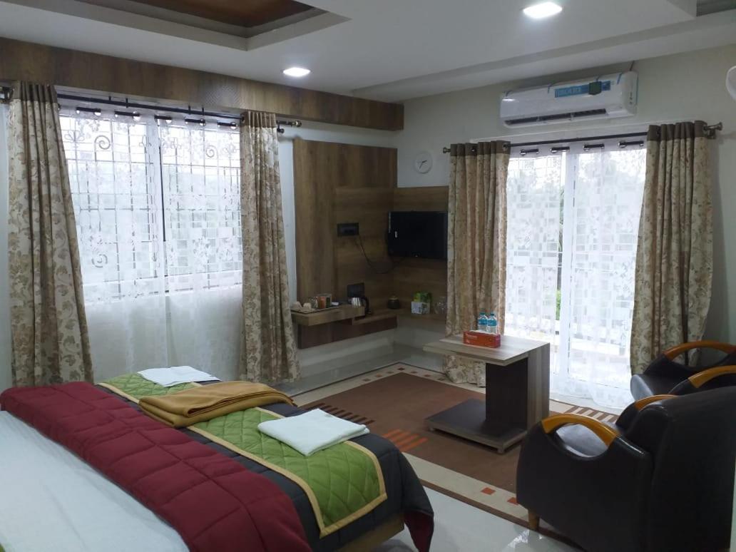 Grand Meridian Vinnamangalam Exterior foto