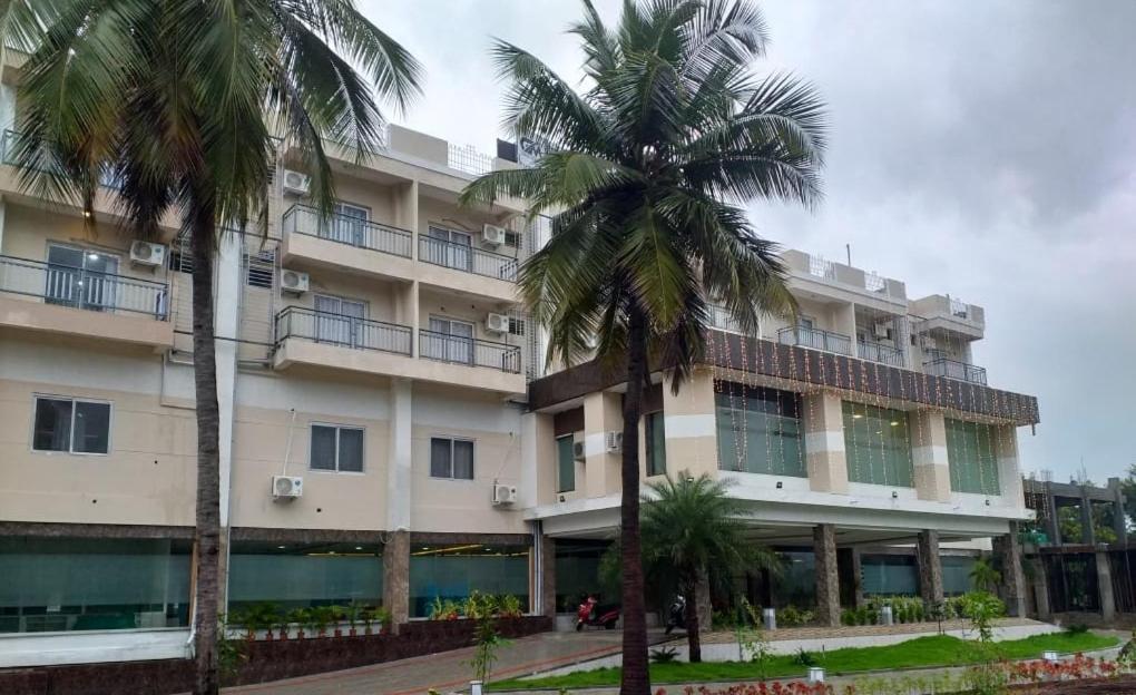 Grand Meridian Vinnamangalam Exterior foto