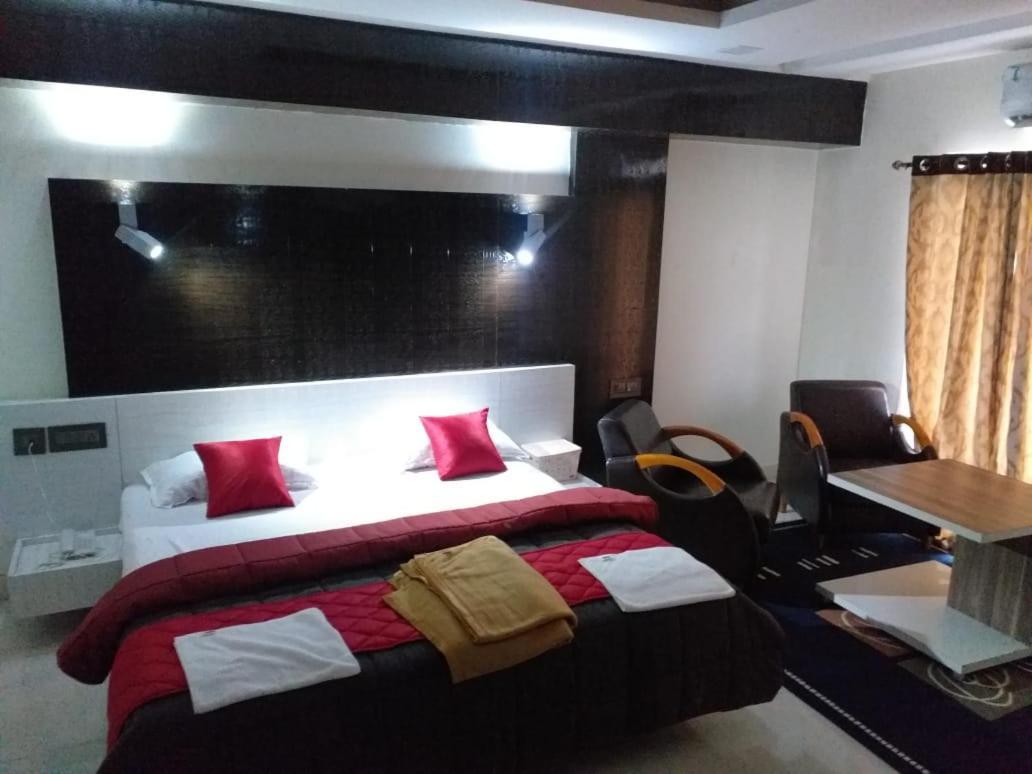 Grand Meridian Vinnamangalam Exterior foto