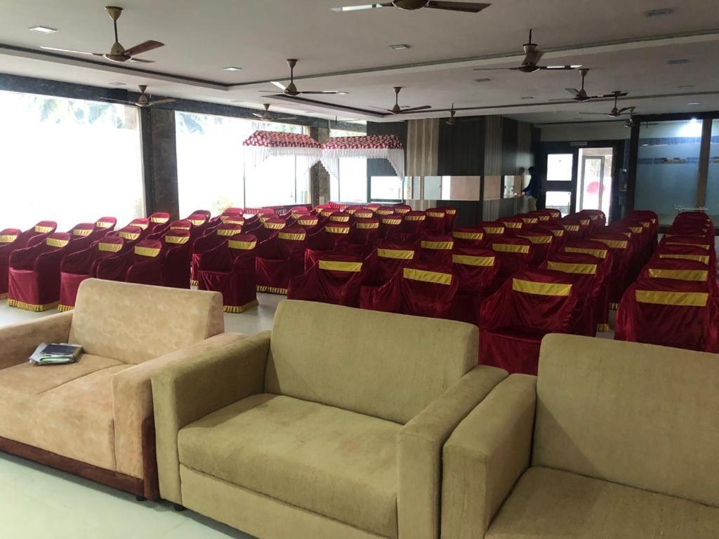 Grand Meridian Vinnamangalam Exterior foto