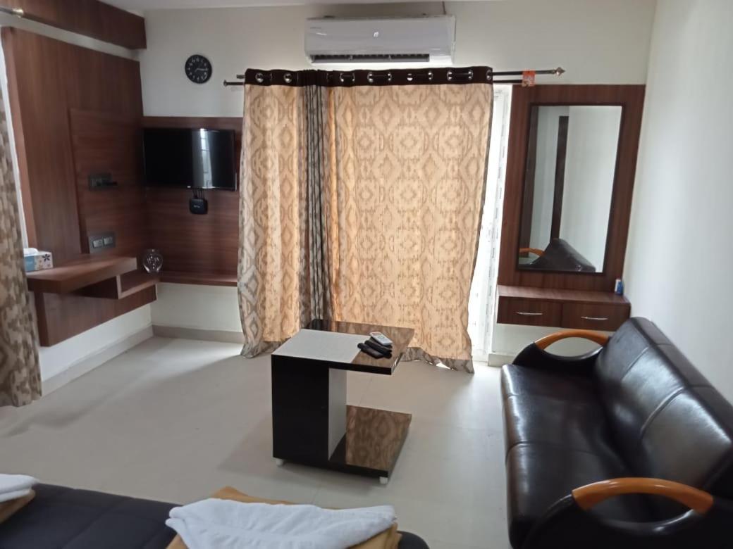 Grand Meridian Vinnamangalam Exterior foto