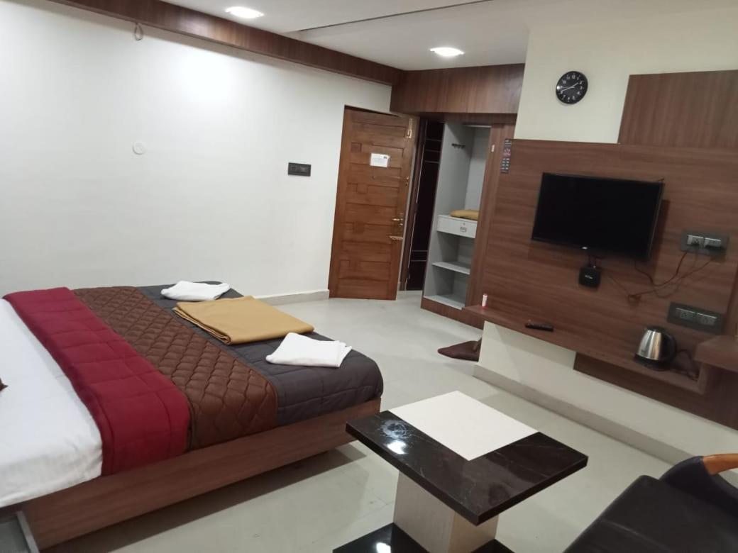 Grand Meridian Vinnamangalam Exterior foto