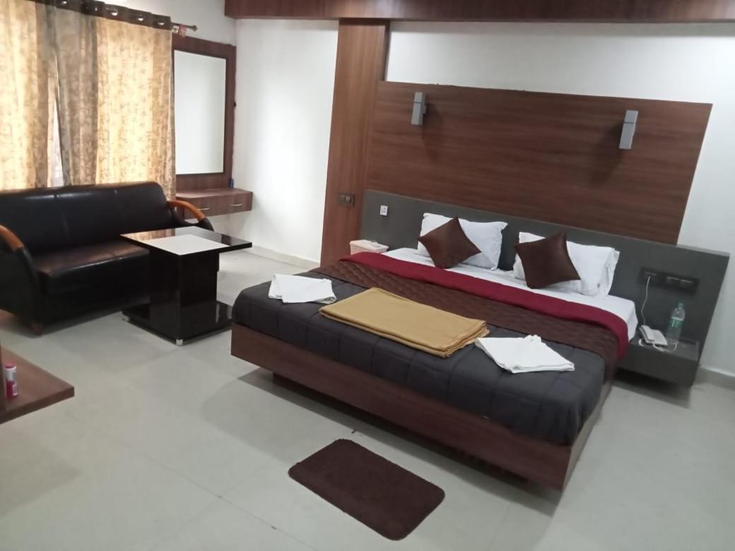 Grand Meridian Vinnamangalam Exterior foto