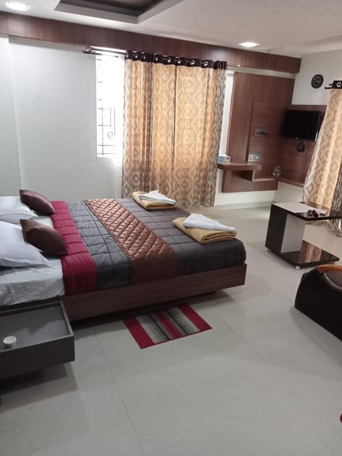 Grand Meridian Vinnamangalam Exterior foto