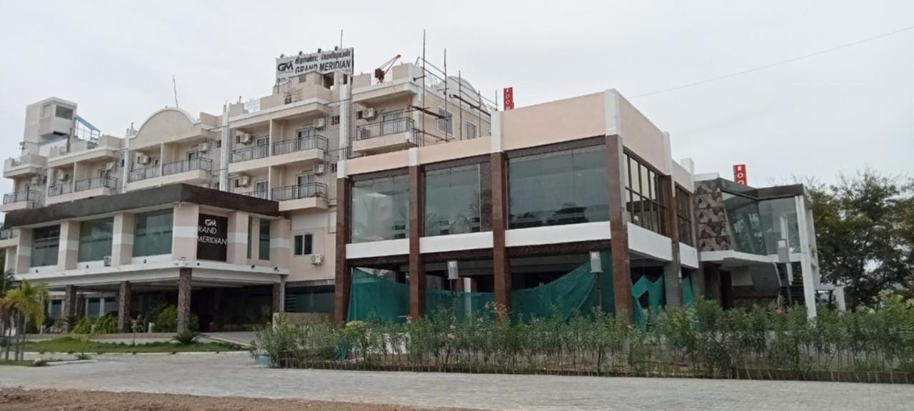 Grand Meridian Vinnamangalam Exterior foto