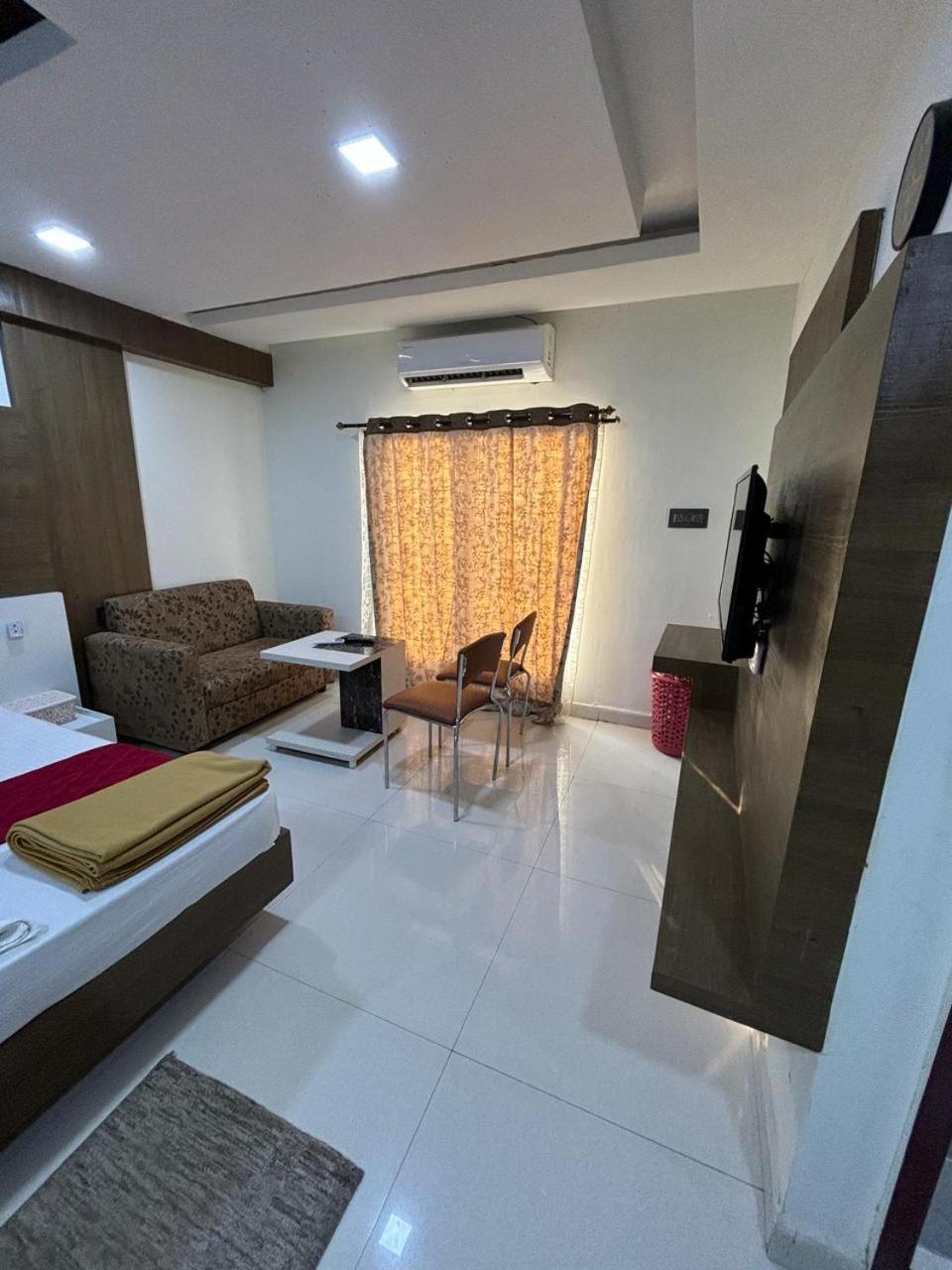 Grand Meridian Vinnamangalam Exterior foto